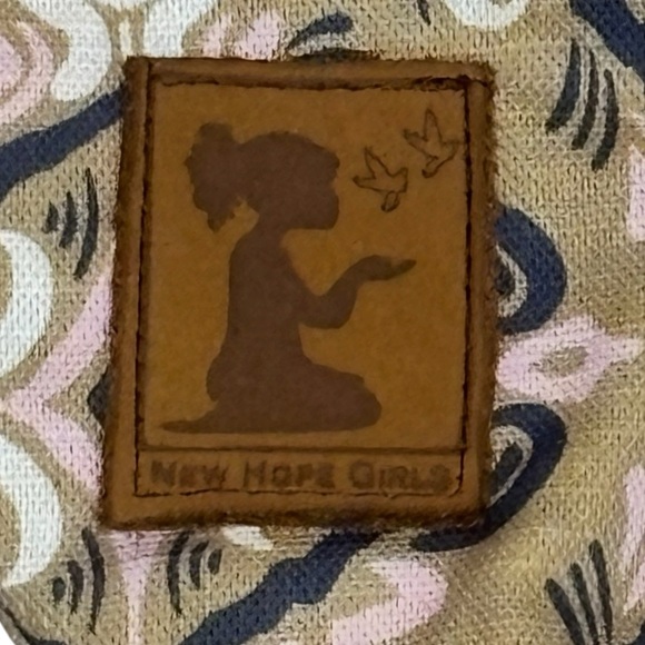 NEW HOPE GIRLS x VERA BRADLEY COLLAB - BOHO CROSS BODY / HOBO SHOULDER BAG S2 - Picture 6 of 11